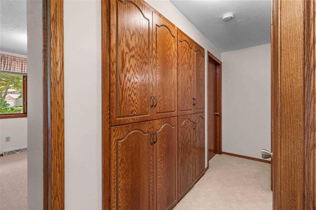 2254 LEDVINA CIRCLE, Green Bay, WI 54313