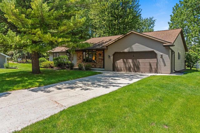 2254 LEDVINA CIRCLE, Green Bay, WI 54313