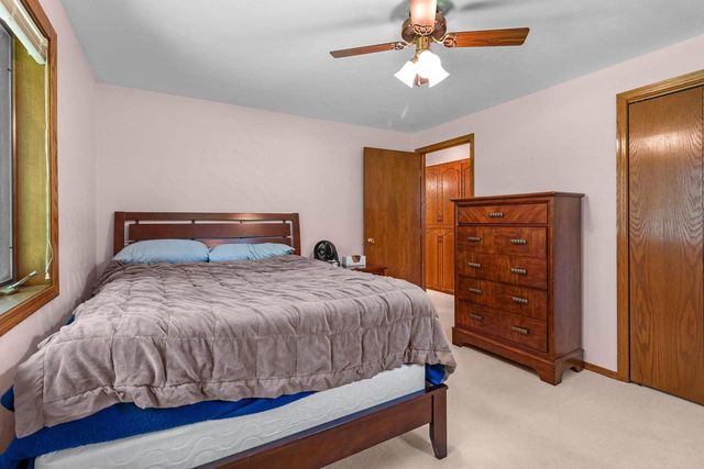 2254 LEDVINA CIRCLE, Green Bay, WI 54313