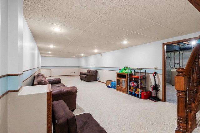 2254 LEDVINA CIRCLE, Green Bay, WI 54313