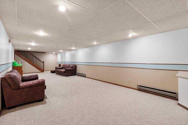 2254 LEDVINA CIRCLE, Green Bay, WI 54313
