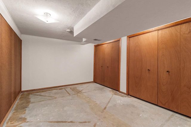 2254 LEDVINA CIRCLE, Green Bay, WI 54313