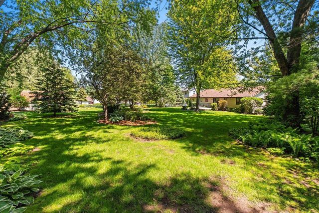 2254 LEDVINA CIRCLE, Green Bay, WI 54313