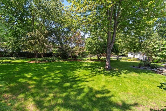 2254 LEDVINA CIRCLE, Green Bay, WI 54313