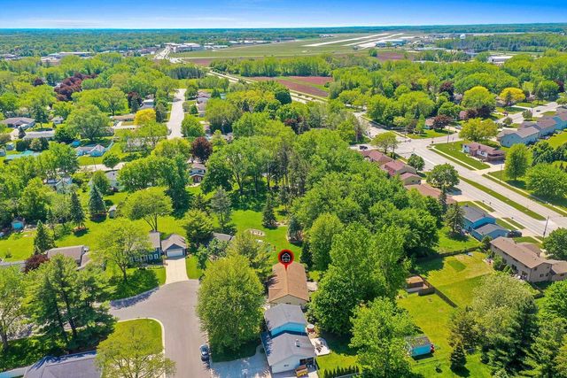 2254 LEDVINA CIRCLE, Green Bay, WI 54313