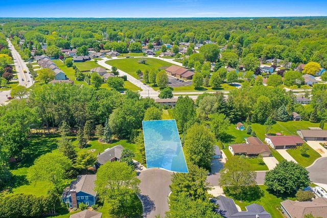 2254 LEDVINA CIRCLE, Green Bay, WI 54313