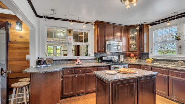 63 Old Huntsville Rd, Fayetteville, TN 37334