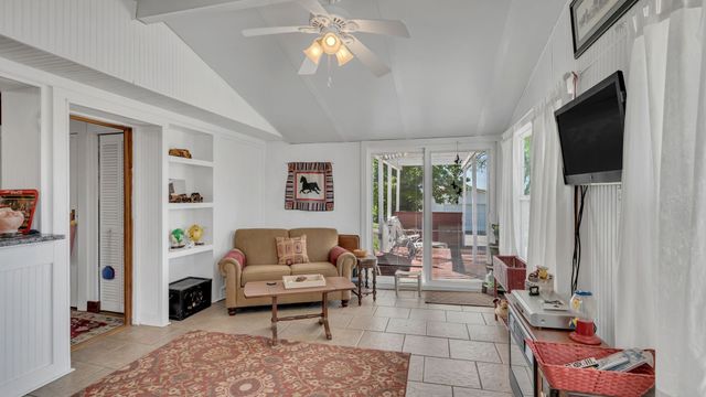 63 Old Huntsville Rd, Fayetteville, TN 37334