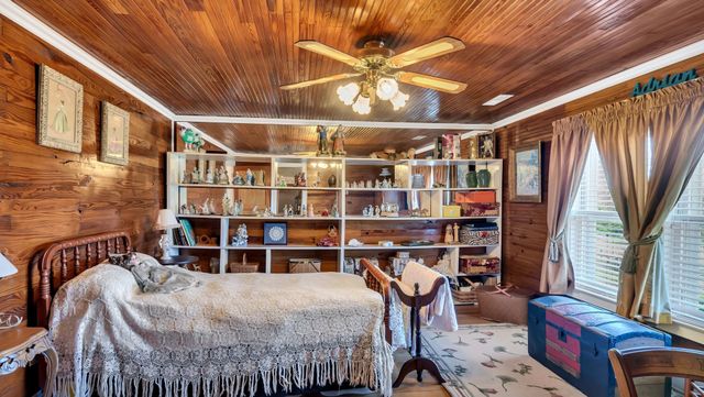 63 Old Huntsville Rd, Fayetteville, TN 37334