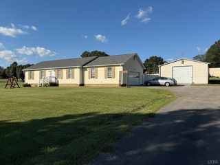 1111 Stratford Drive, Bedford, VA 24523