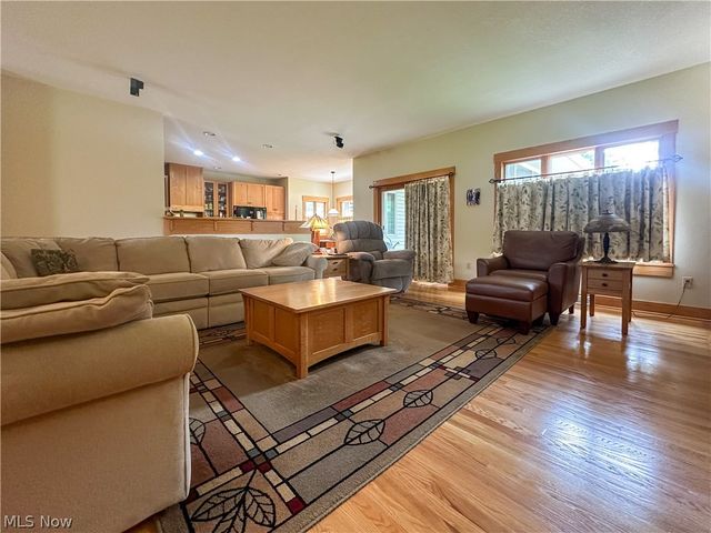 419 Secrist Lane, Girard, OH 44420