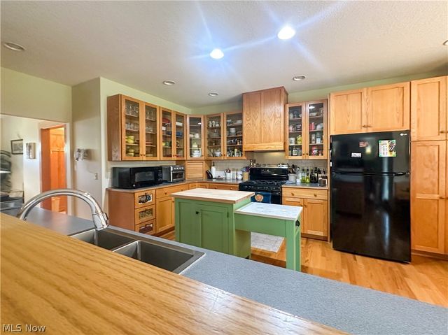 419 Secrist Lane, Girard, OH 44420