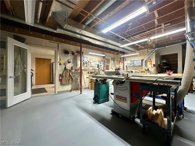 419 Secrist Lane, Girard, OH 44420