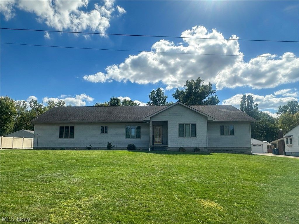 419 Secrist Lane, Girard, OH 44420