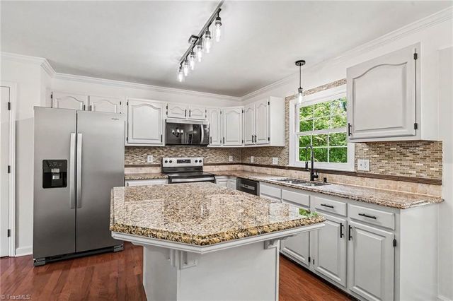 4095 Benton Creek Drive, Winston-salem, NC 27106