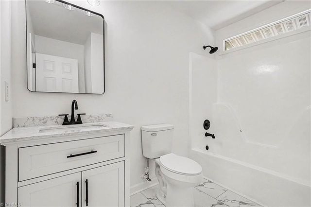 4095 Benton Creek Drive, Winston-salem, NC 27106