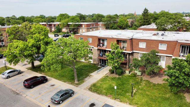 1085 Knoll Lane 207, Hoffman Estates, IL 60194