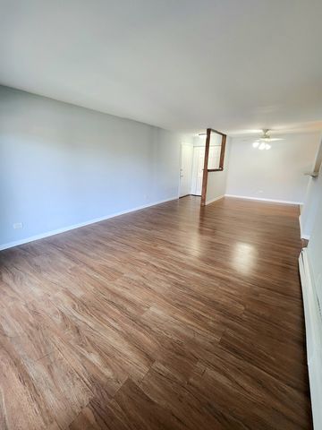 1085 Knoll Lane 207, Hoffman Estates, IL 60194