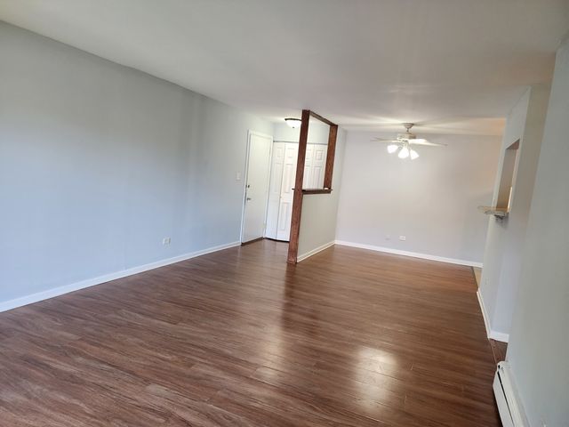 1085 Knoll Lane 207, Hoffman Estates, IL 60194