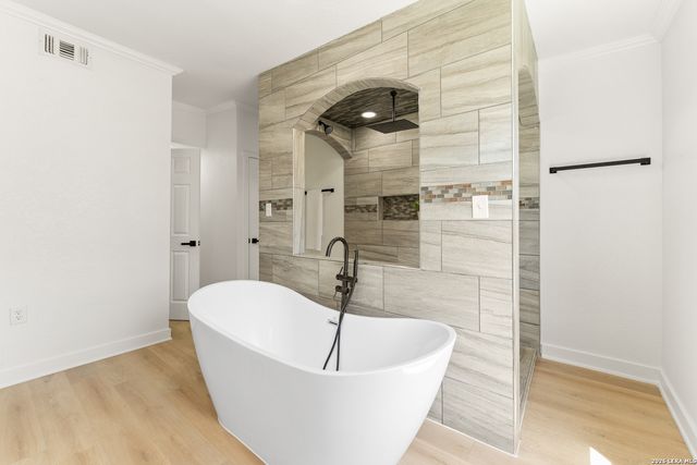 670 Quail Run, Lytle, TX 78052