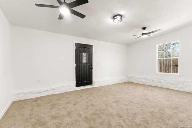 670 Quail Run, Lytle, TX 78052