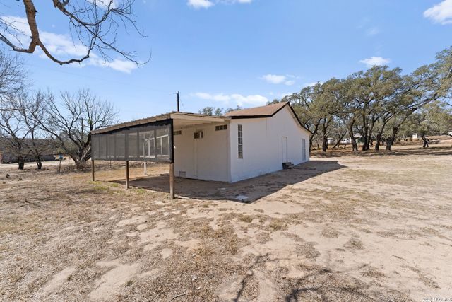 670 Quail Run, Lytle, TX 78052