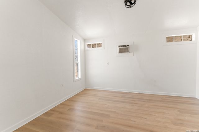 670 Quail Run, Lytle, TX 78052