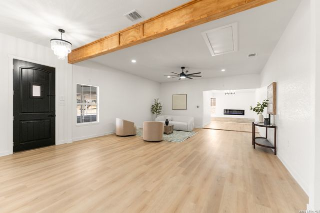 670 Quail Run, Lytle, TX 78052