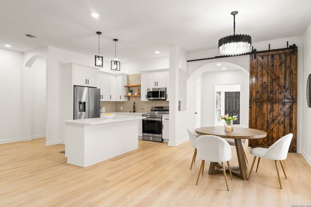 670 Quail Run, Lytle, TX 78052