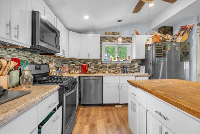 200 Arrowhead Trail, Chesterton, IN 46304