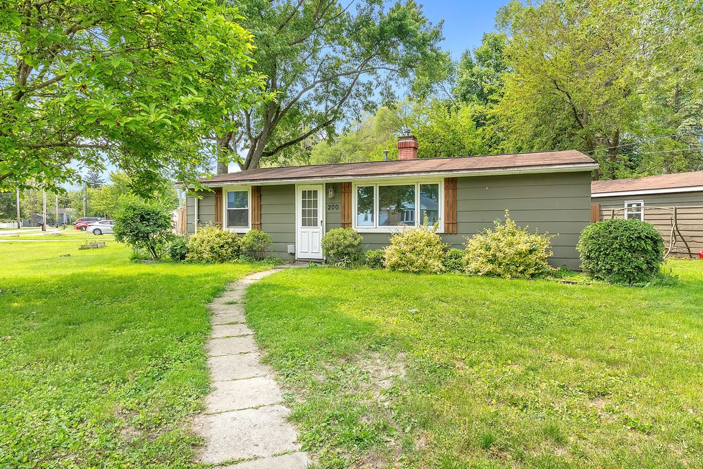 200 Arrowhead Trail, Chesterton, IN 46304