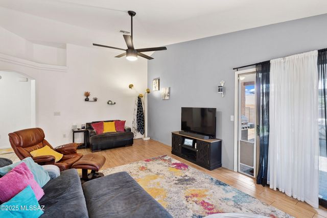 14213 N Maize Farm Avenue, Marana, AZ 85658