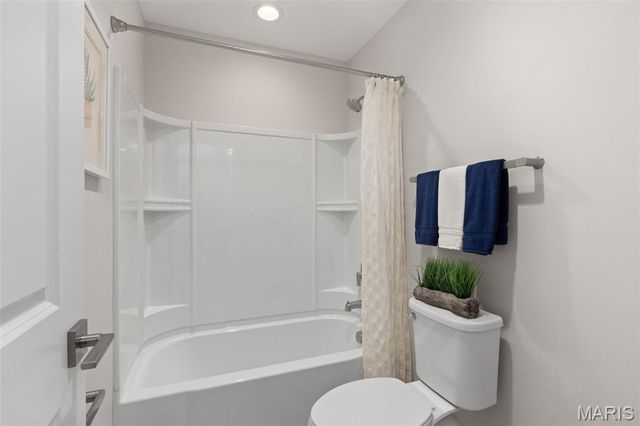 2 Pin Oak at Deer Meadows, Sullivan, MO 63084