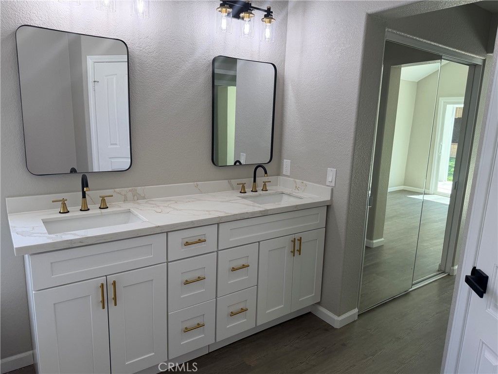 Image 12 of property listing at 40043 Tilbury Drive, Palmdale, CA 93551