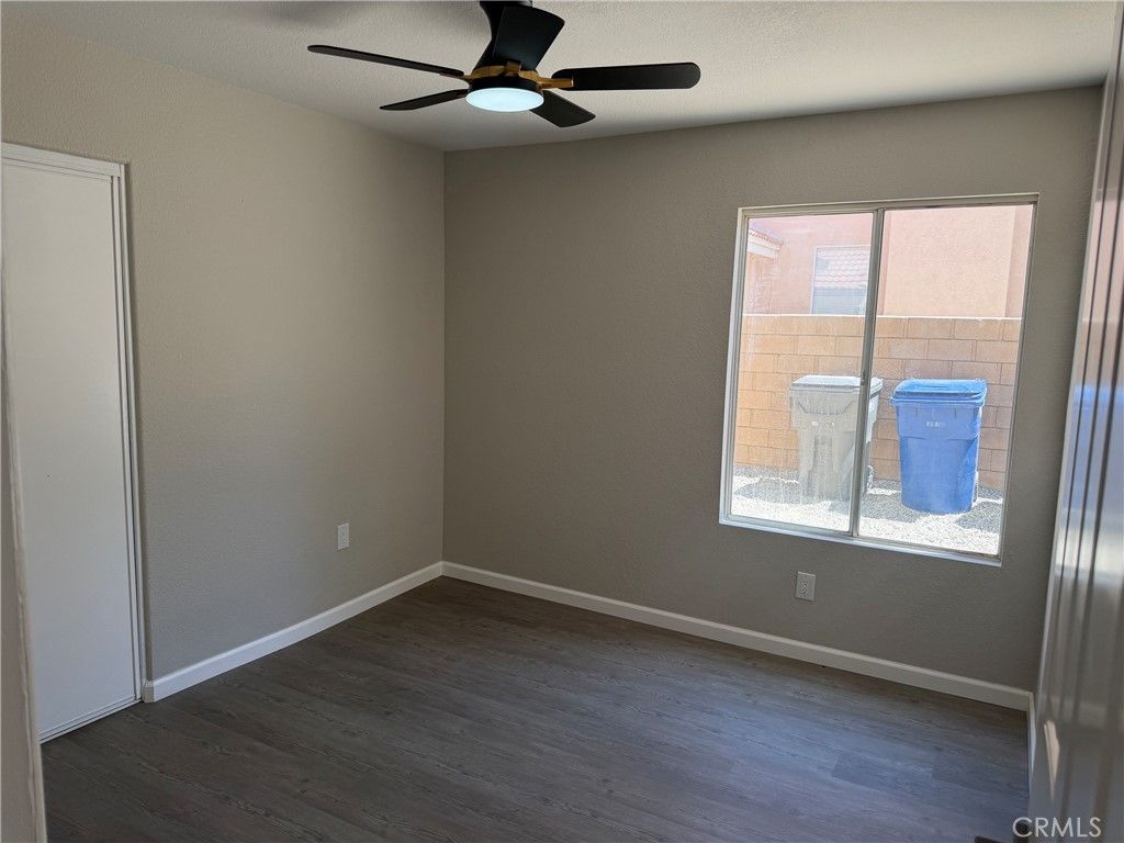 Image 16 of property listing at 40043 Tilbury Drive, Palmdale, CA 93551
