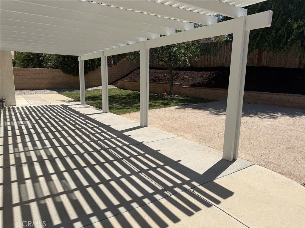 Image 18 of property listing at 40043 Tilbury Drive, Palmdale, CA 93551