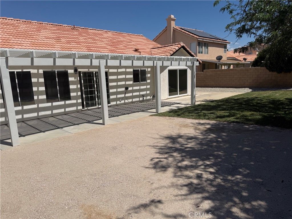 Image 19 of property listing at 40043 Tilbury Drive, Palmdale, CA 93551