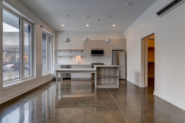 1131 W Winona Street 104, Chicago, IL 60640