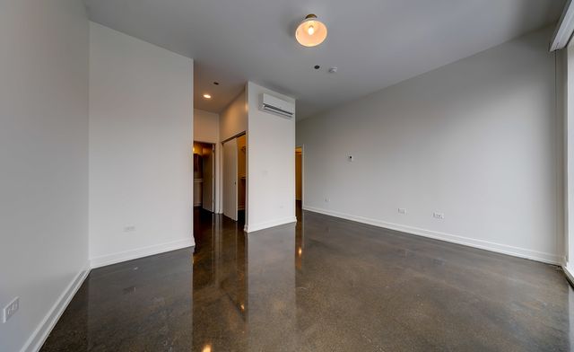 1131 W Winona Street 104, Chicago, IL 60640