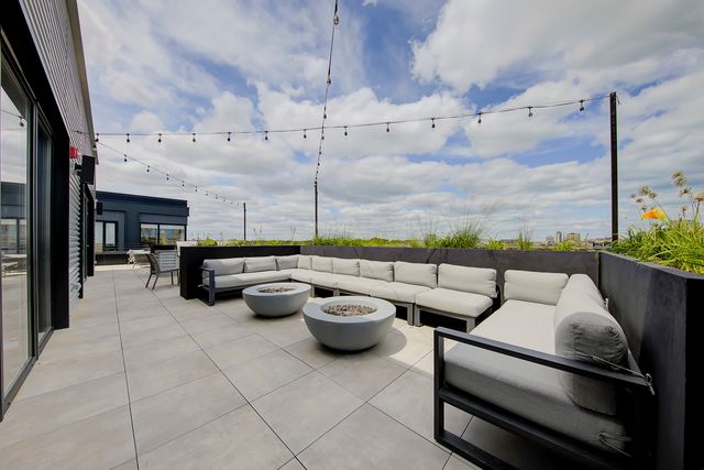 1131 W Winona Street 104, Chicago, IL 60640