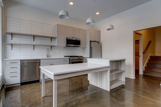 1131 W Winona Street 104, Chicago, IL 60640