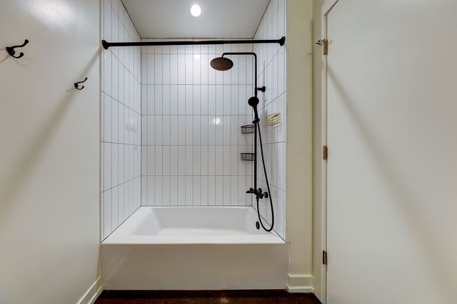 1131 W Winona Street 104, Chicago, IL 60640