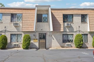 132 Hoffman Avenue 115, Cranston, RI 02920