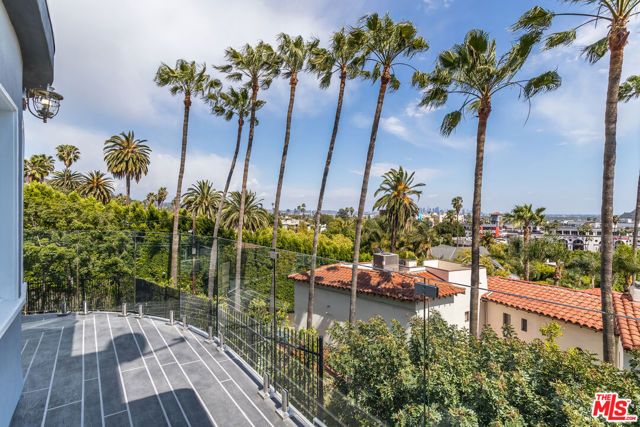 1541 Selma Drive, Los Angeles, CA 90046