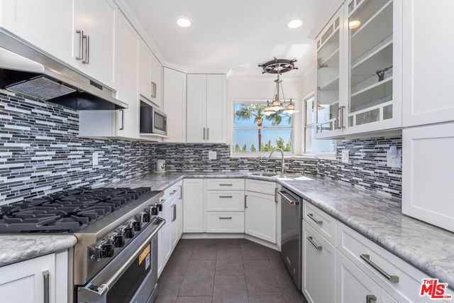 1541 Selma Drive, Los Angeles, CA 90046