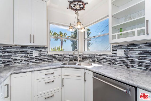 1541 Selma Drive, Los Angeles, CA 90046