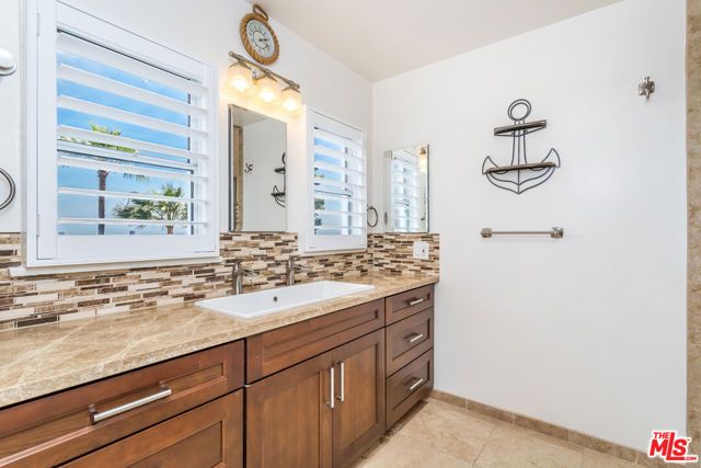 1541 Selma Drive, Los Angeles, CA 90046