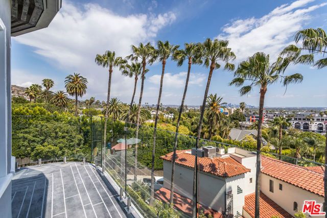 1541 Selma Drive, Los Angeles, CA 90046