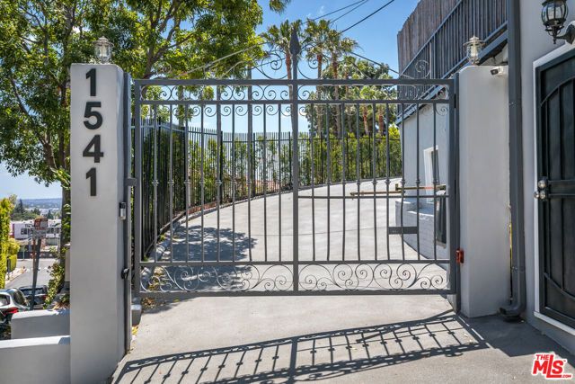 1541 Selma Drive, Los Angeles, CA 90046