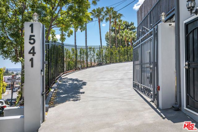 1541 Selma Drive, Los Angeles, CA 90046